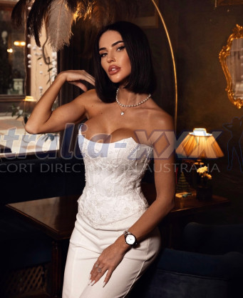 Photo escort girl Malfy: the best escort service