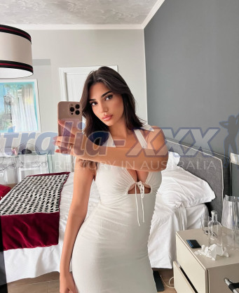 Photo escort girl Ceyda: the best escort service