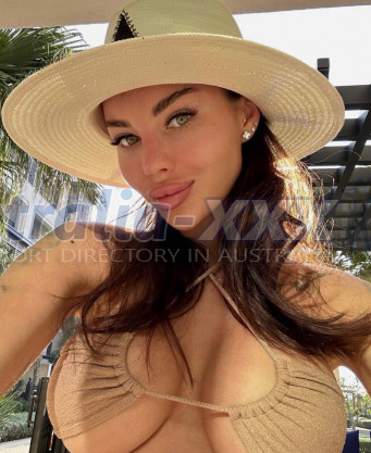 Photo escort girl Malfi: the best escort service