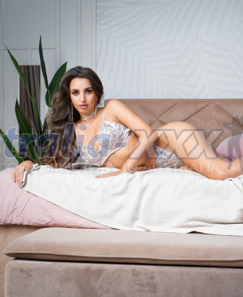 Photo escort girl Violetta: the best escort service