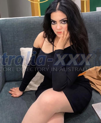 Photo escort girl Roua: the best escort service