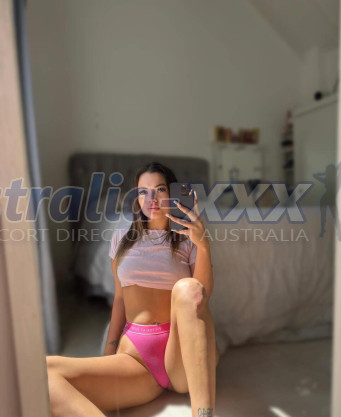 Photo escort girl Prisca : the best escort service