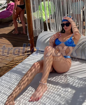 Photo escort girl Elzem: the best escort service