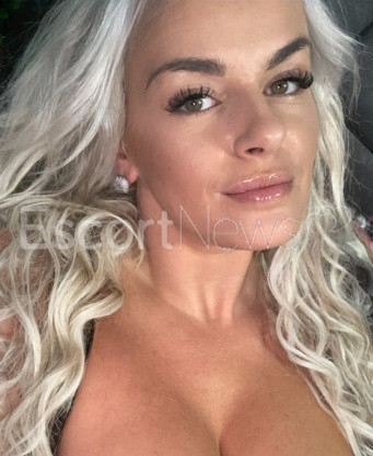 Photo escort girl Rebeca: the best escort service