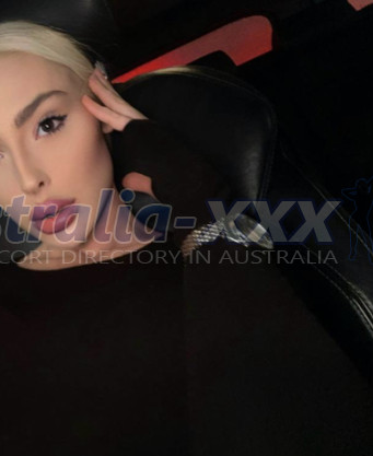 Photo escort girl Karolina: the best escort service