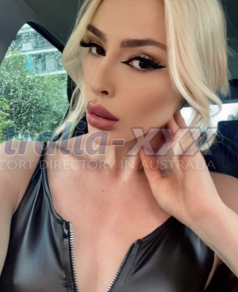 Photo escort girl Karolina: the best escort service