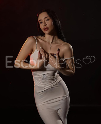 Photo escort girl Molli: the best escort service