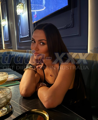 Photo escort girl VALERIA: the best escort service