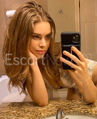 Photo escort girl Ary: the best escort service