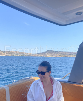 Photo escort girl Latizia: the best escort service