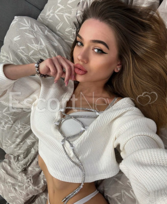 Photo escort girl Elvi: the best escort service