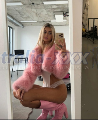 Photo escort girl Karina: the best escort service