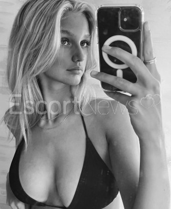 Photo escort girl ipek urhan: the best escort service