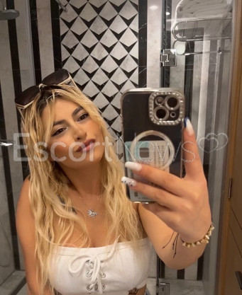 Photo escort girl SOFIA: the best escort service