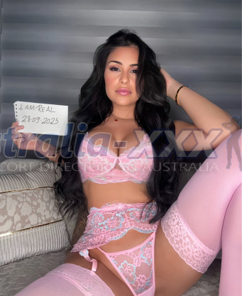 Photo escort girl JENIFER LOVE: the best escort service