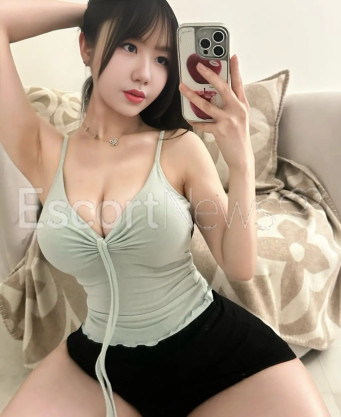 Photo escort girl Saylee: the best escort service