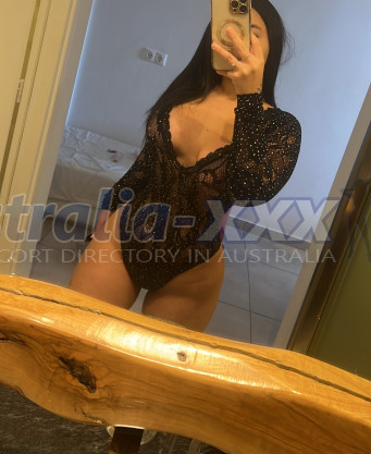 Photo escort girl Larissa: the best escort service