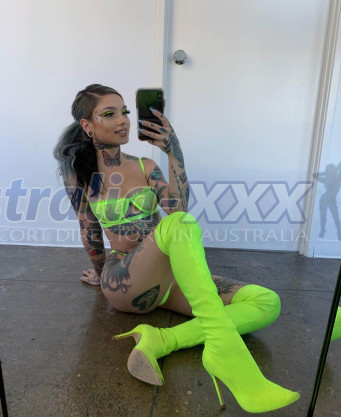 Photo escort girl Bella: the best escort service