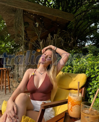 Photo escort girl Ecrin : the best escort service