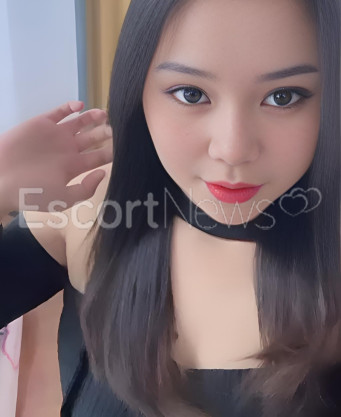 Photo escort girl Dewi: the best escort service