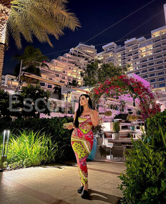 Photo escort girl Latifa: the best escort service