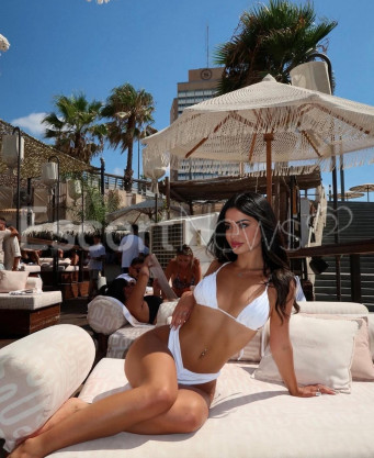 Photo escort girl Aleyna: the best escort service