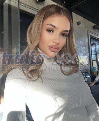 Photo escort girl Reina: the best escort service