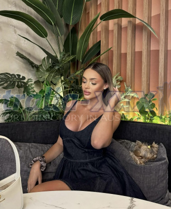 Photo escort girl Reina: the best escort service