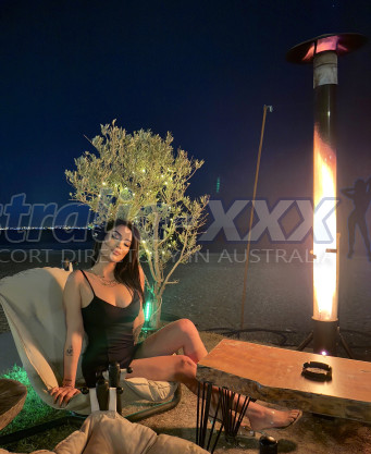 Photo escort girl Senem: the best escort service