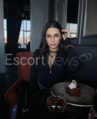 Photo escort girl Vika: the best escort service