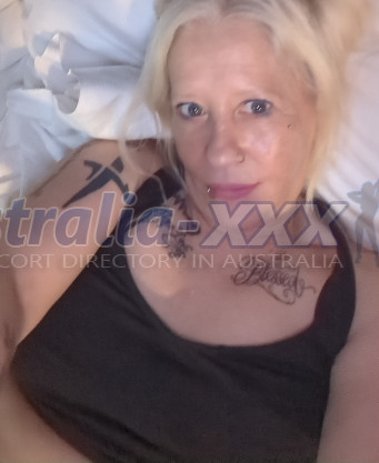 Photo escort girl FoxieRoxie : the best escort service