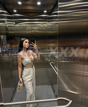 Photo escort girl Caroline: the best escort service