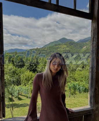 Photo escort girl Yasemin: the best escort service