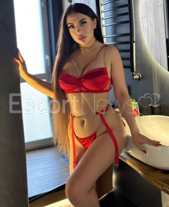 Photo escort girl Adel: the best escort service