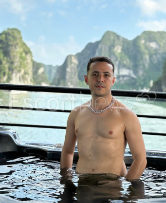 Photo escort girl The Big Bull: the best escort service