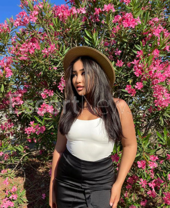 Photo escort girl Nazi: the best escort service