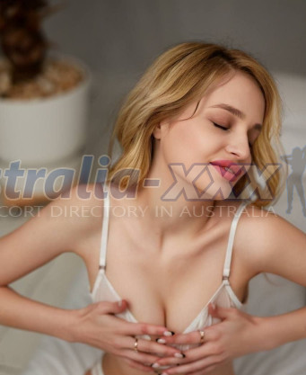 Photo escort girl Milania : the best escort service