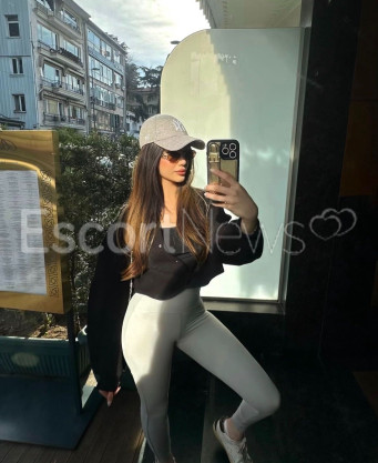 Photo escort girl Caroline: the best escort service