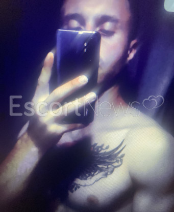 Photo escort girl Tom: the best escort service