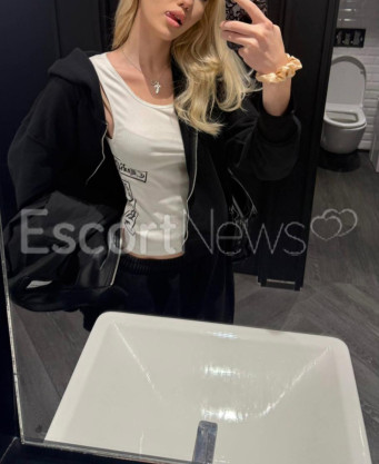 Photo escort girl Aleyna: the best escort service