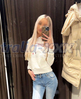 Photo escort girl Azemina: the best escort service