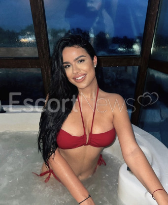 Photo escort girl Roza: the best escort service