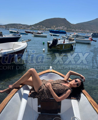 Photo escort girl Hale: the best escort service