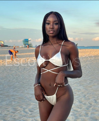 Photo escort girl Roselin: the best escort service