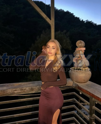 Photo escort girl Ceyda: the best escort service