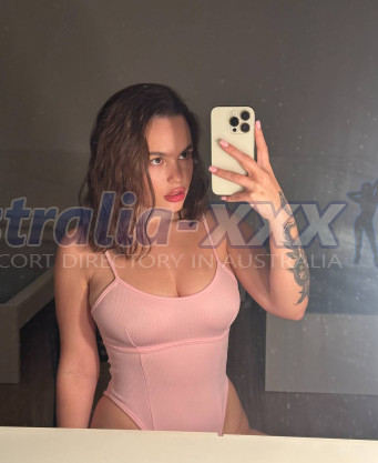 Photo escort girl Cheryll: the best escort service