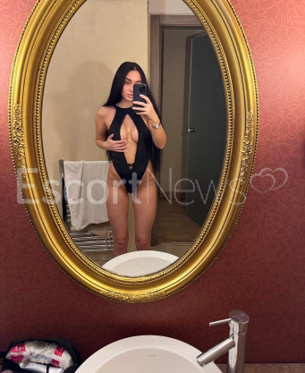 Photo escort girl SELENA LUX: the best escort service