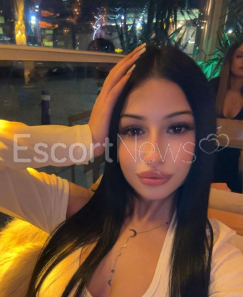 Photo escort girl Alara: the best escort service