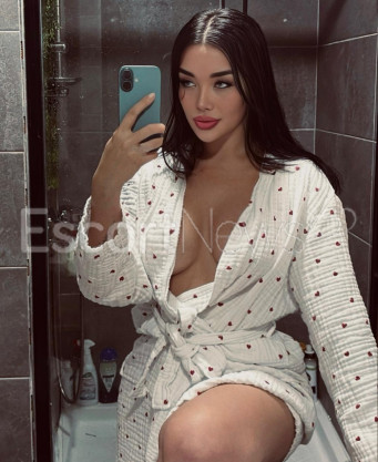 Photo escort girl ALEYNA: the best escort service