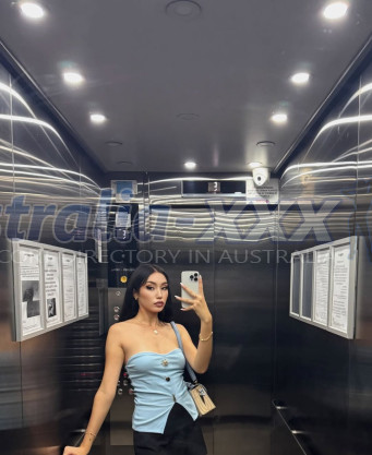 Photo escort girl CRISTINA: the best escort service